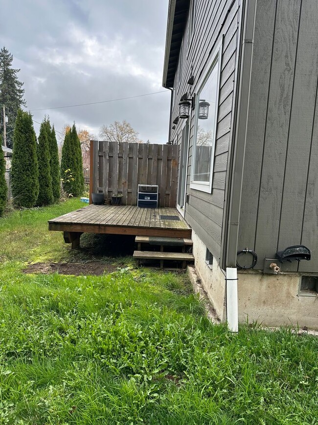 Building Photo - Newer 4 bedroom 2 1/2 bath Duplex Unit In Lebanon