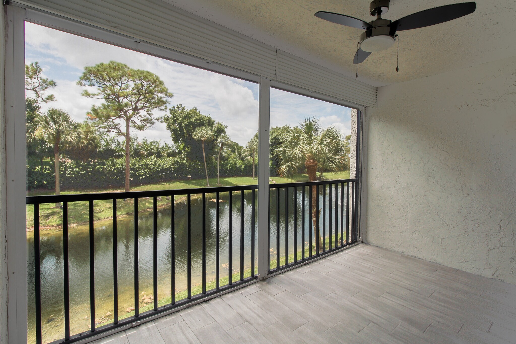 Building Photo - 6562 Boca del Mar Dr