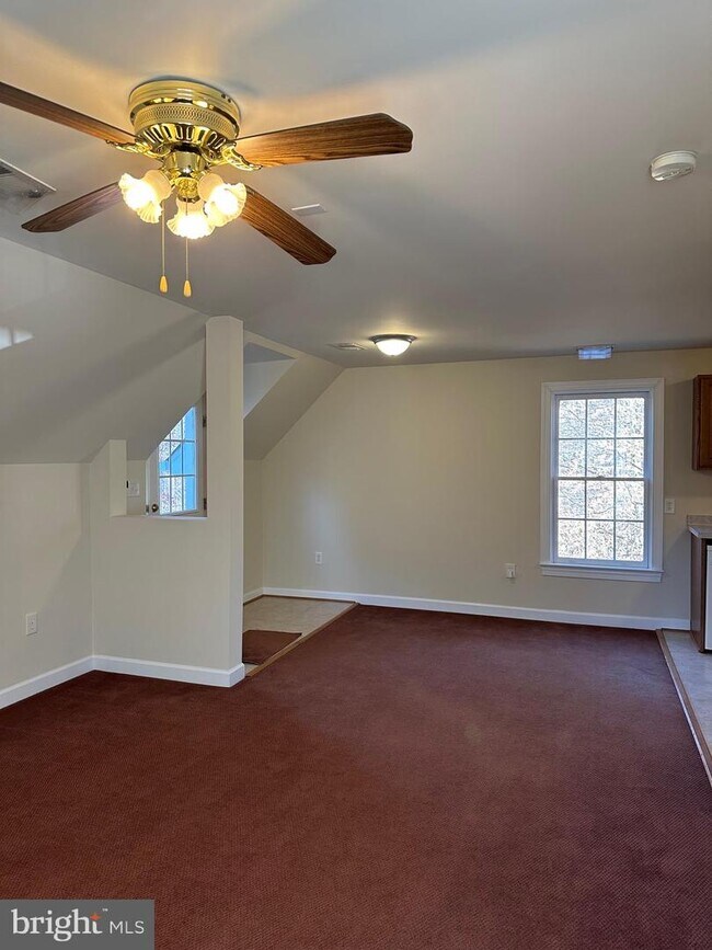 Building Photo - 9840 Hampton Rd