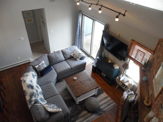 Building Photo - 9400 Ventnor Ave