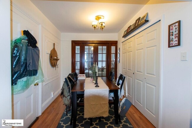 Building Photo - Carroll Gardens Brownstone One Bedroom