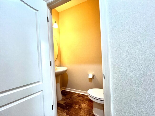 Building Photo - 1043 Taramundi Dr