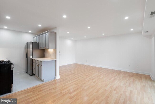 Building Photo - 1931 N Cleveland St