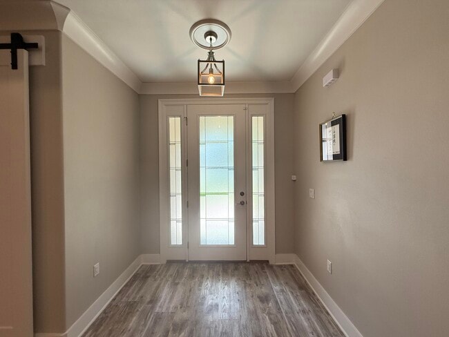 Building Photo - 1002 Gloria Ave