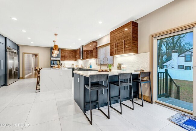 Building Photo - 450 Wells Ave