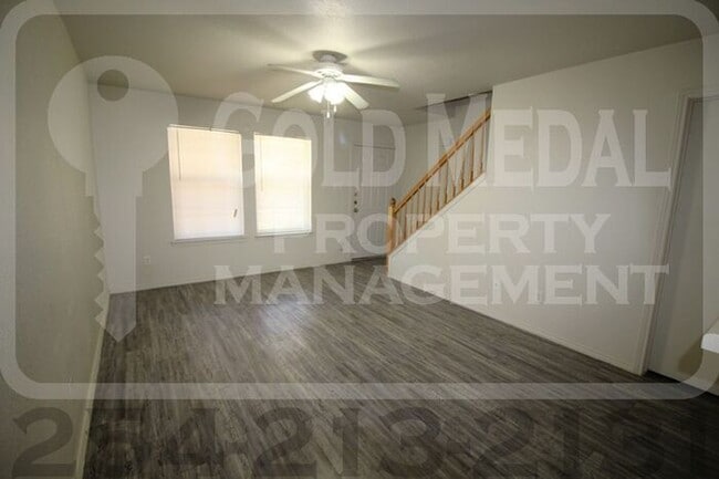 Building Photo - 306 Creek St – Unit C: Cozy Cove Living at...