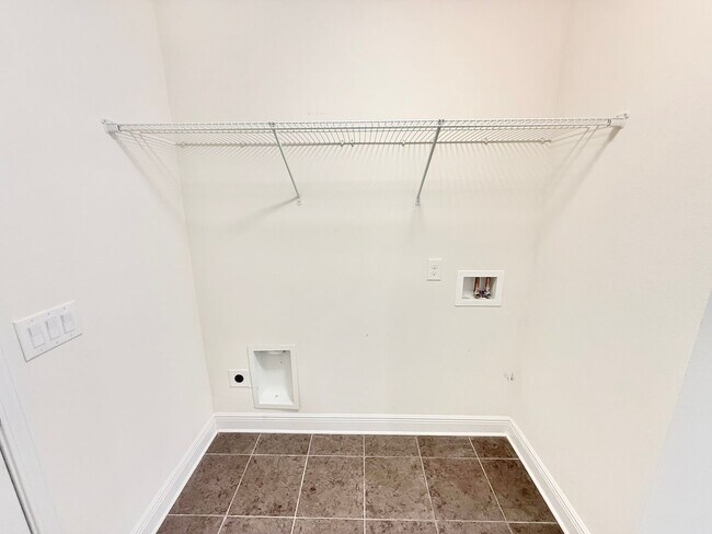 Building Photo - Spacious 4-Bedroom Home - Pace Mill Creek