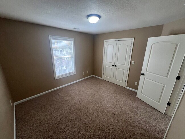 Building Photo - 3462 Southwood Dr