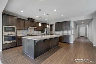 Building Photo - 529 Brinwood Way