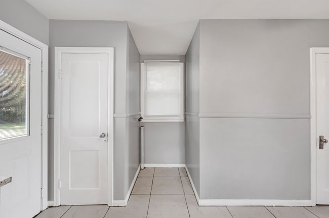 Building Photo - Cozy 3 bedroom home with large yard!