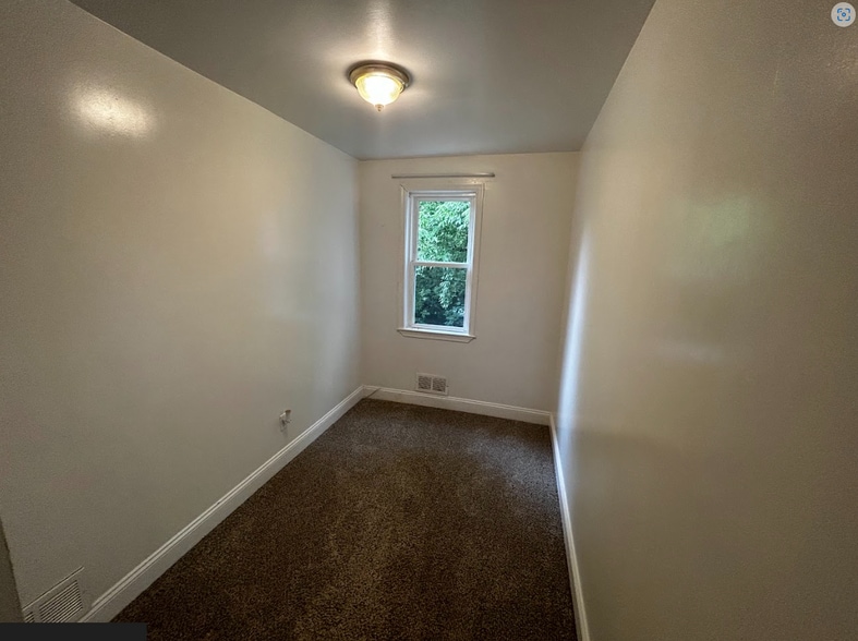 Bedroom 3 - 830 Montpelier St
