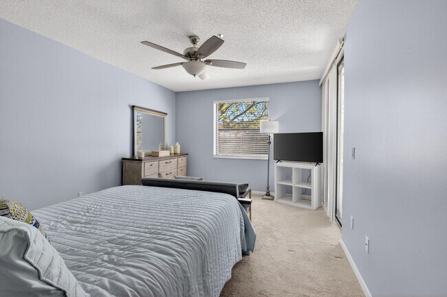 Building Photo - 5155 Europa Dr