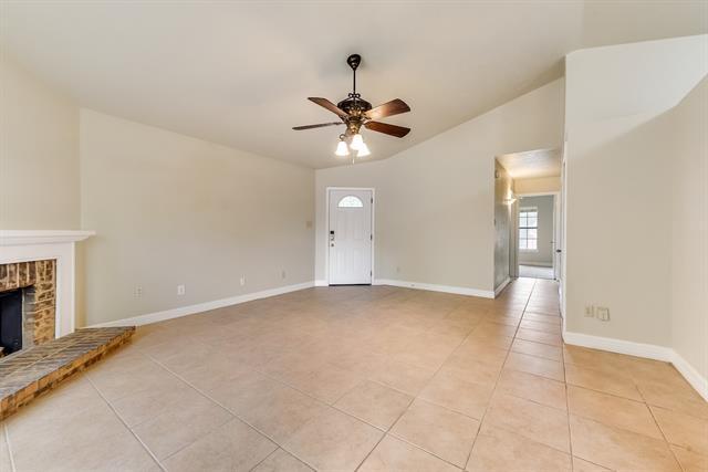 Building Photo - 1406 Collin Dr