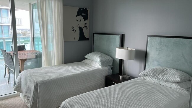 Building Photo - 250 Sunny Isles Blvd