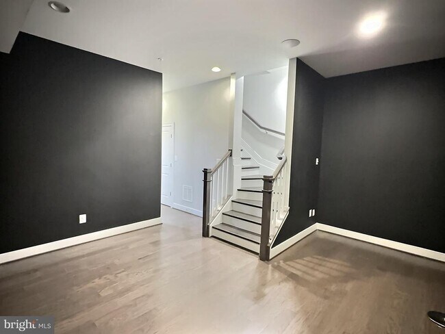 Building Photo - 2179 Half Moon Pl NE