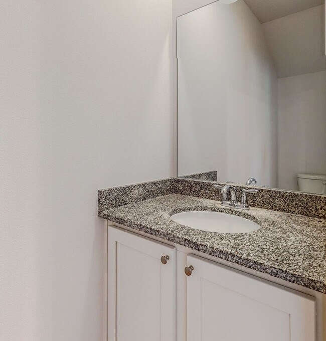 Building Photo - 3 bed 2.5 bathroom townhome in Santa Rosa Beach
