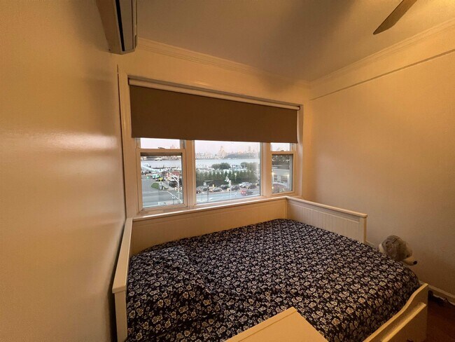 Building Photo - 11 Beverly Pl