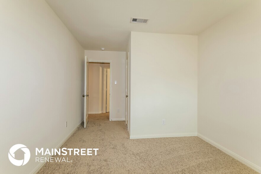 Building Photo - 26869 Steinbeck Dr