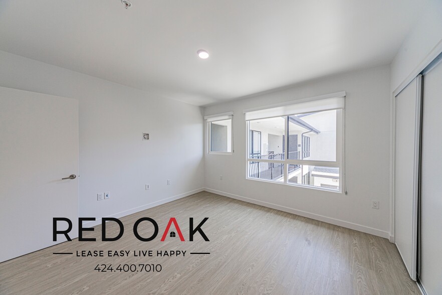 Building Photo - 847 S Sherbourne Dr