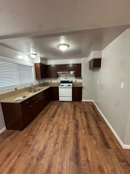 Building Photo - Vermonter Apartments