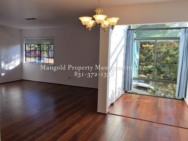 Building Photo - Spacious Condo In Great Pacific Grove Neighborhood