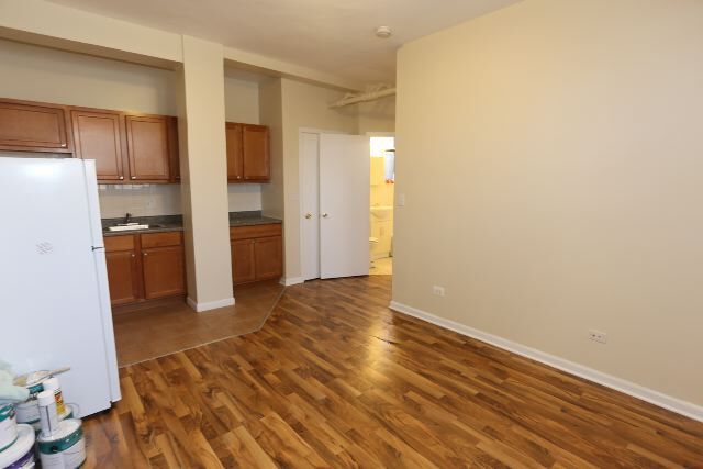 Building Photo - 1712 W Estes Ave