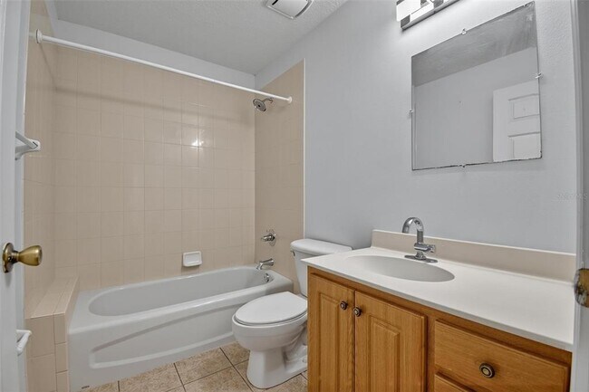 Building Photo - 83 Lynbrook Dr