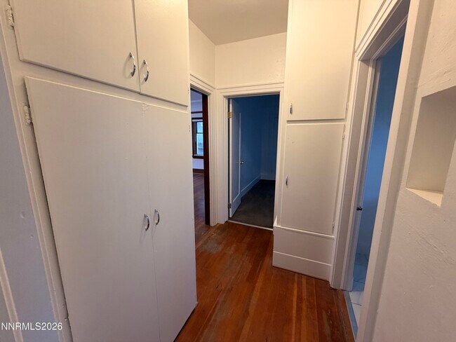 Building Photo - 319 Thoma St