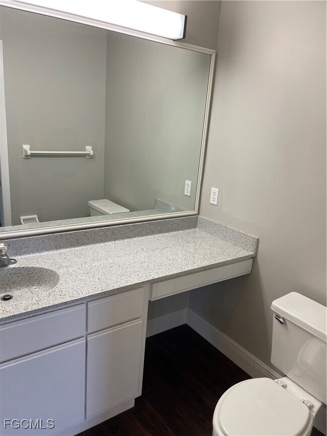 Building Photo - 13331 Greengate Blvd