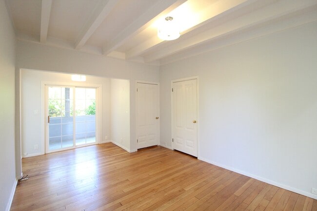 Building Photo - Dolores Heights: Sun-filled 1 Bedroom Home...