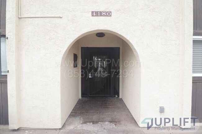 Building Photo - 2-bedroom, 2-bathroom home in a gated comm...