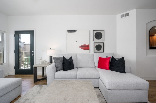 Primary Photo - 5450 E Deer Valley Dr