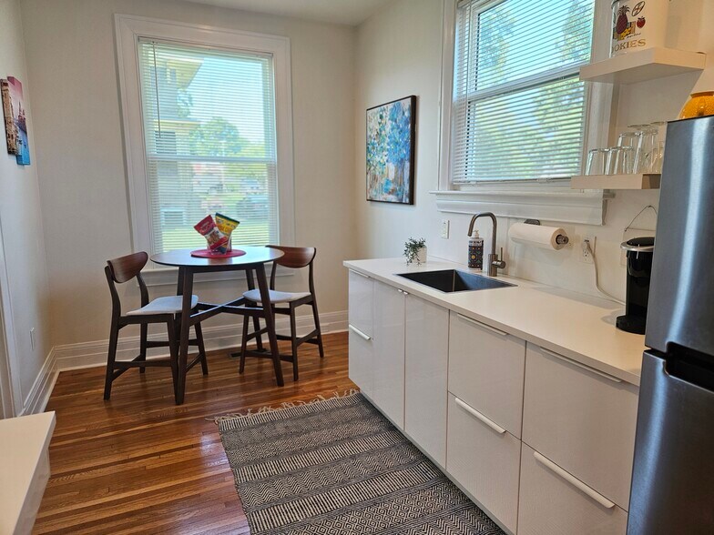 European style kitchen - 3541 Fort Ave