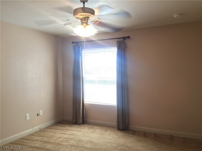 Building Photo - 5055 W Hacienda Ave