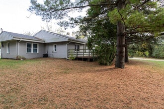 Building Photo - 10605 39th Ave