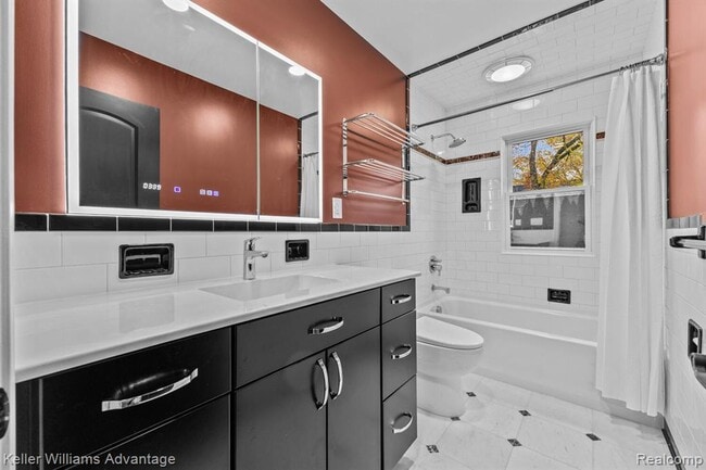 Building Photo - 4516 Robinwood Ave