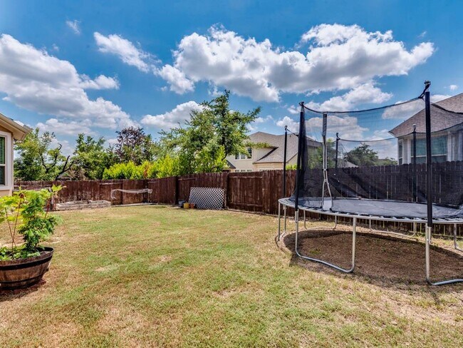 Building Photo - 5720 Viejo Dr