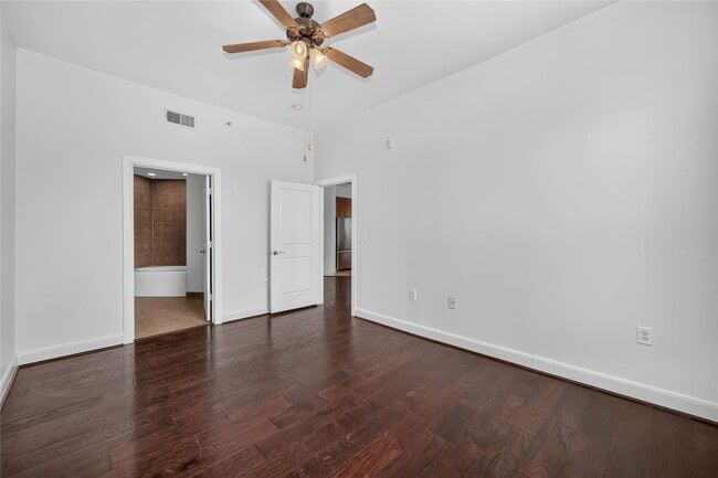 Building Photo - 1010 Rosine St