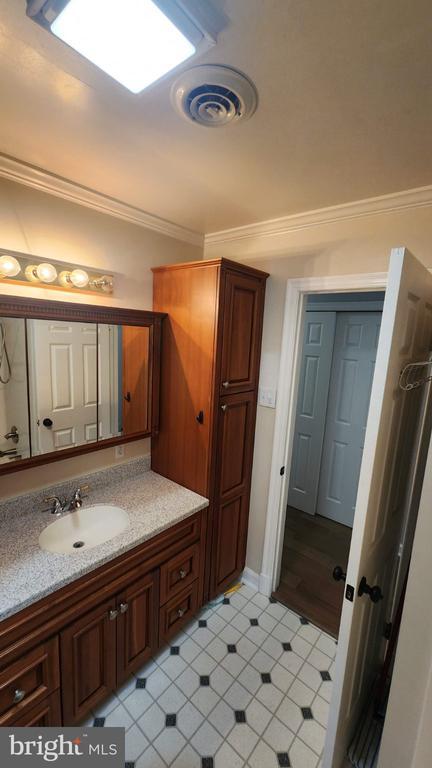 Building Photo - 3702 Blueberry Dr