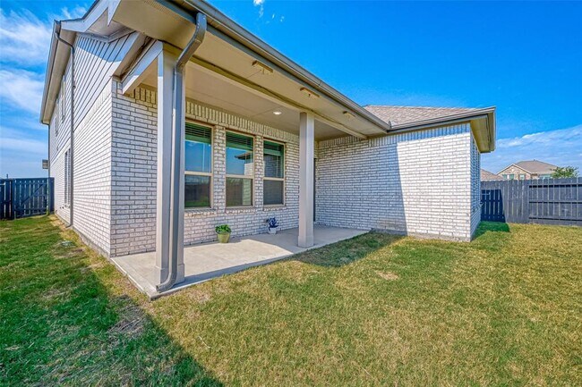 Building Photo - 30822 Lake Spur Mnr