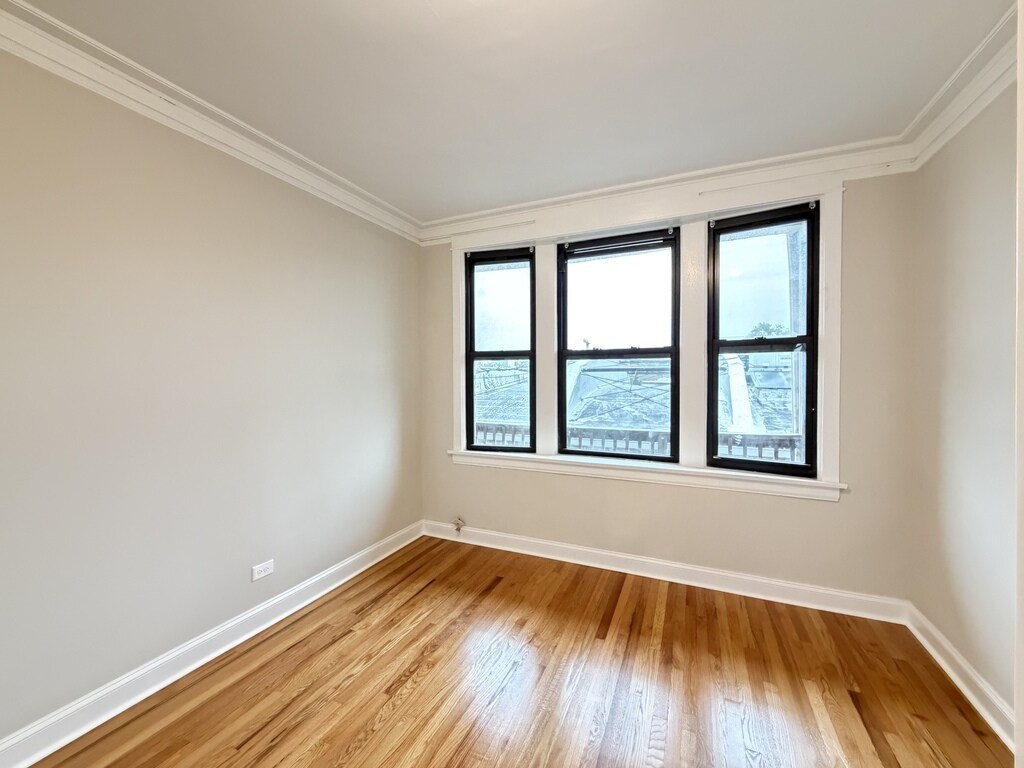 Building Photo - 2640 N Milwaukee Ave