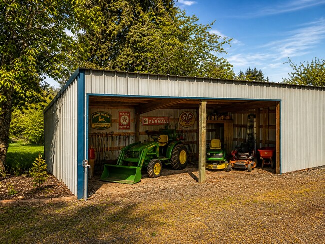 Building Photo - Rare 3-Acre 3BR Home in South Salem – Shops, Workspace & Greenhouses