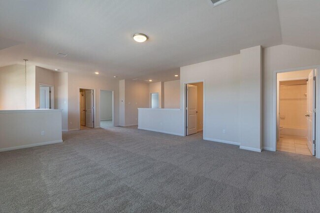 Building Photo - 205 Falkland St