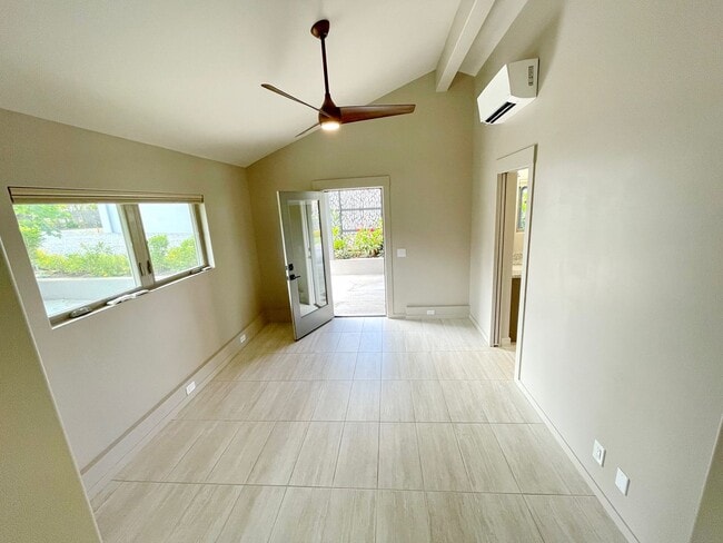 Building Photo - Experience Island Living in a Renovated 2-...