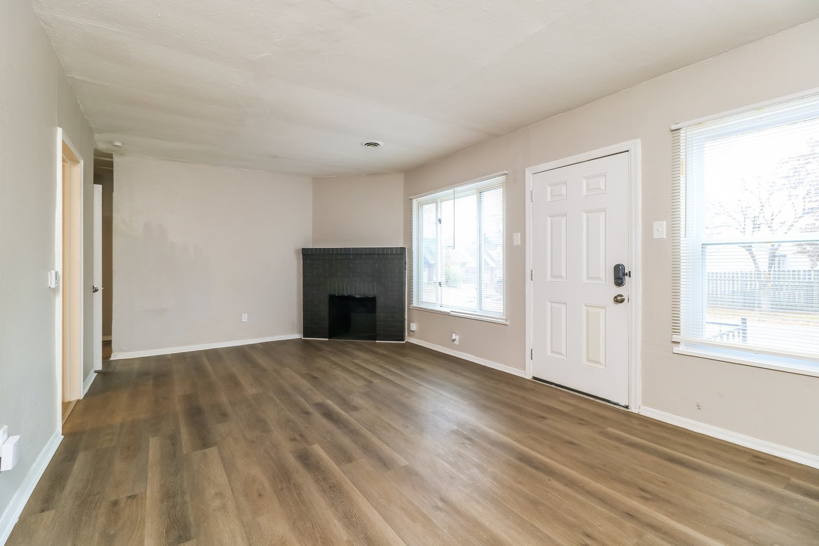 Building Photo - 6575 Julian Ave