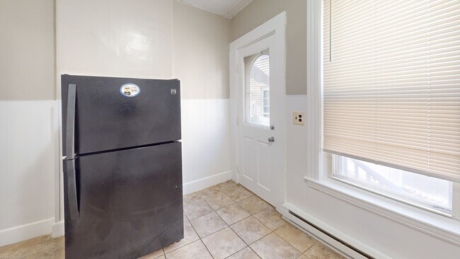 Building Photo - 23 Endicott Ave