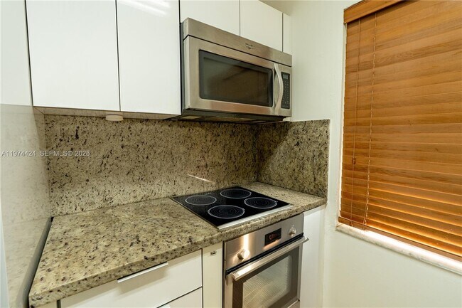 Building Photo - 3665 SW 16th St