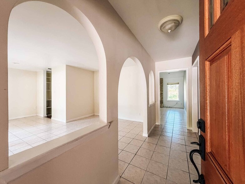 Building Photo - 5807 Burnhill Dr