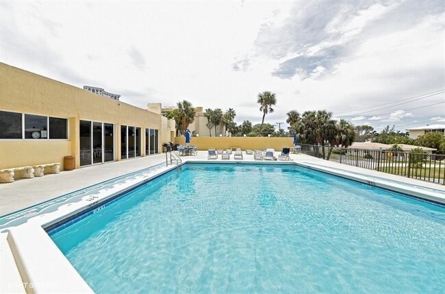 Building Photo - 1200 Hibiscus Ave