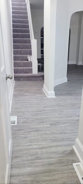 Entryway - 2104 Wilkens Ave